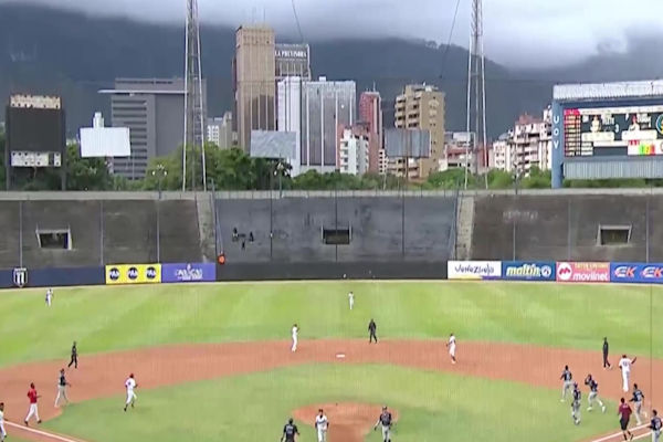Terremoto en Venezuela: imágenes del pánico en un partido de béisbol