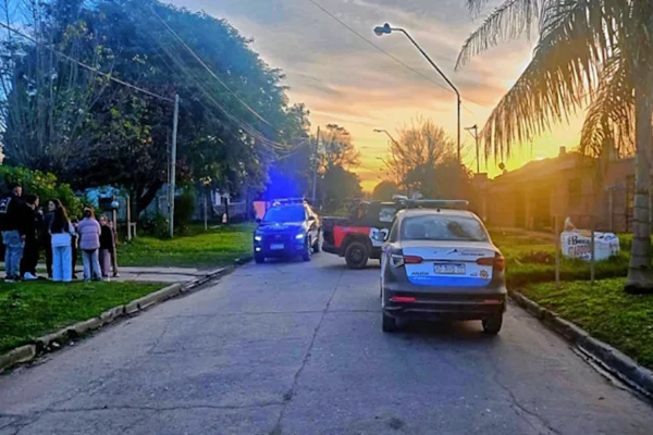 Acribillaron a balazos a un hombre dentro de una camioneta 