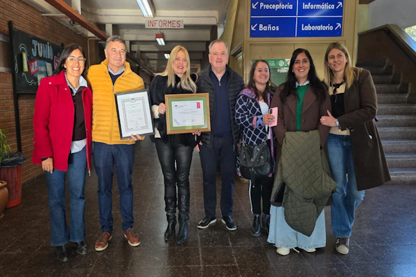 En Ceres: Michlig y González entregaron un reconocimiento