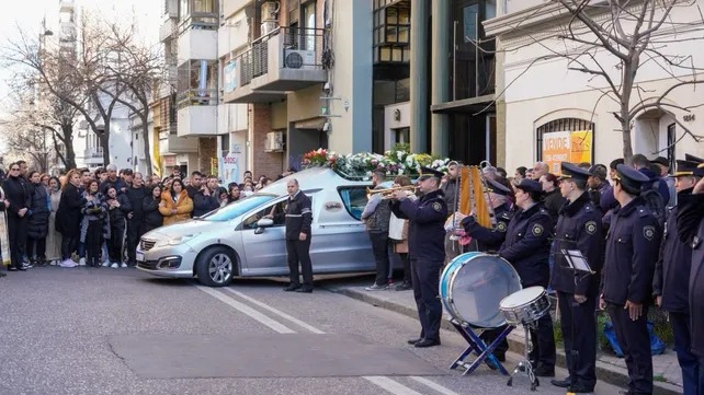 Emotiva despedida al policía asesinado en un partido de la Liga Cañadense