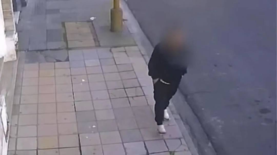 Dejó el auto estacionado en el centro y le desvalijaron la casa en barrio Sur