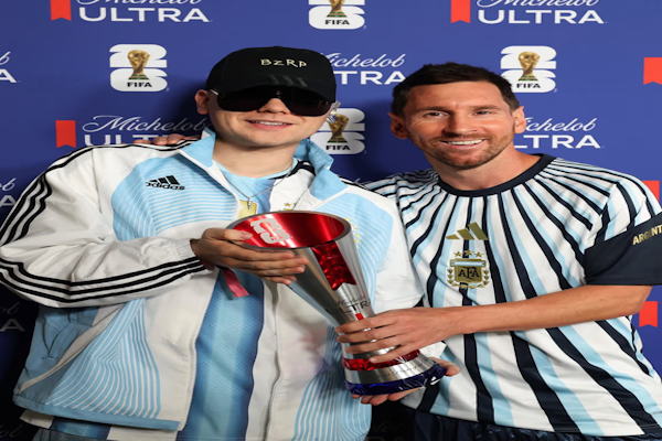 Bizarrap le entregó el premio MVP a Messi tras la histórica remontada ante Egipto