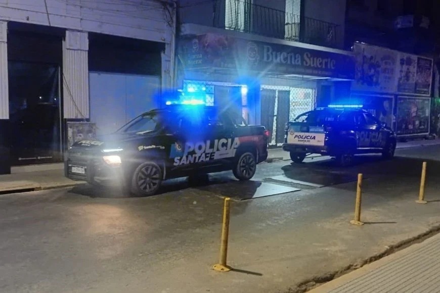 Un hombre entró a un comercio y disparó contra una adolescente 