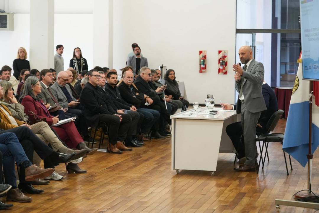 Buscan hacer más competitivo el transporte de cargas con innovación y transición energética