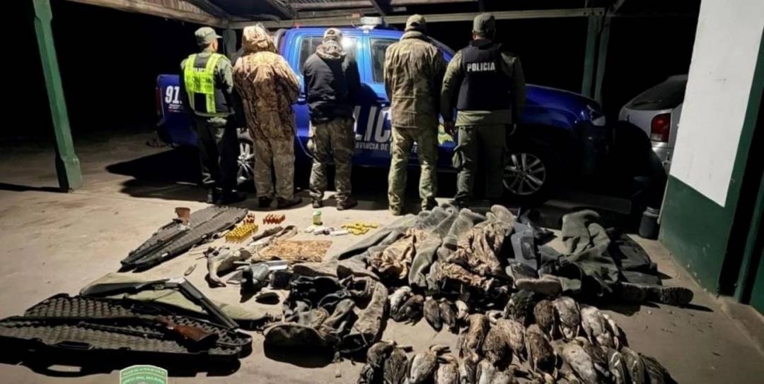 Caza ilegal: tres aprehendidos y franceses involucrados