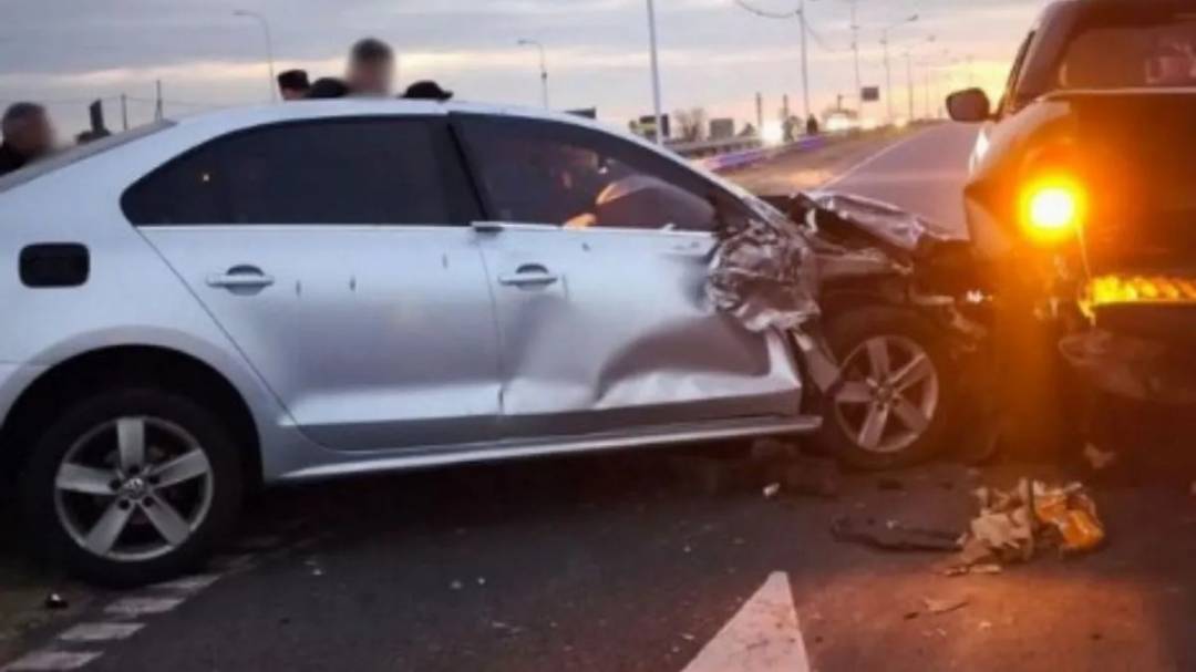 Chocó una camioneta en la que viajaba el ministro de Seguridad, Pablo Cococcioni