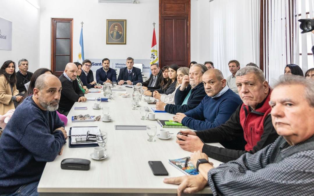 El gobierno reanuda este martes las paritarias con los gremios