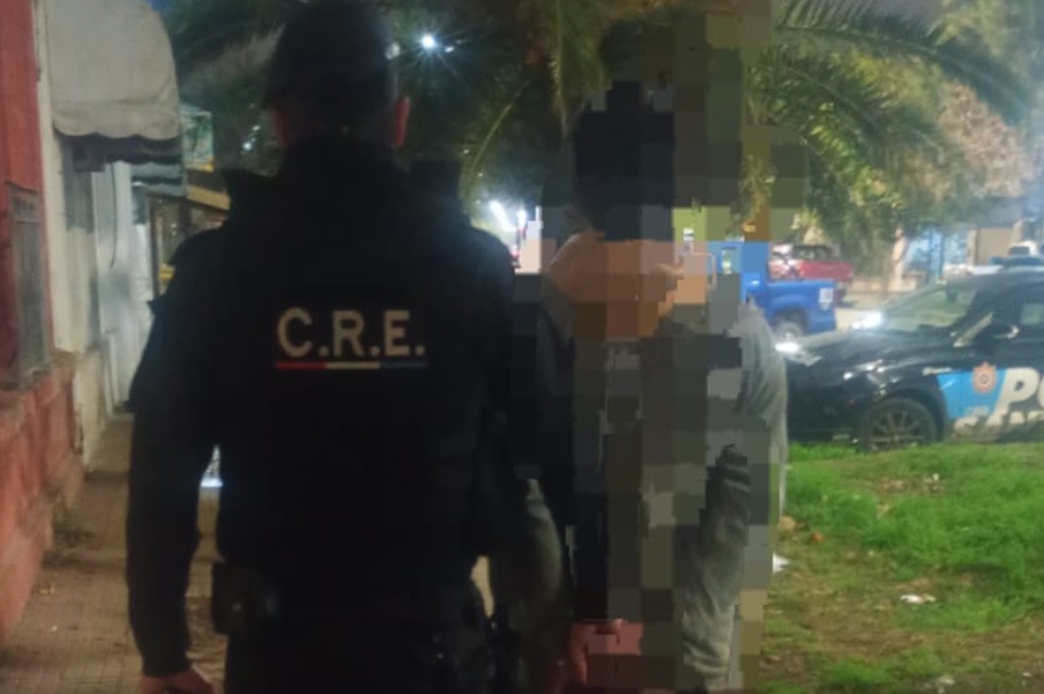 Robaba cables en Blas Parera y terminó detenido