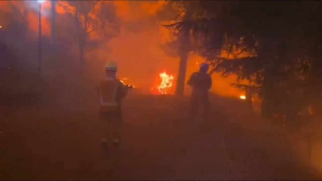España: el Gobierno declaró la emergencia nacional por incendios forestales y hay más de 20.000 evacuados