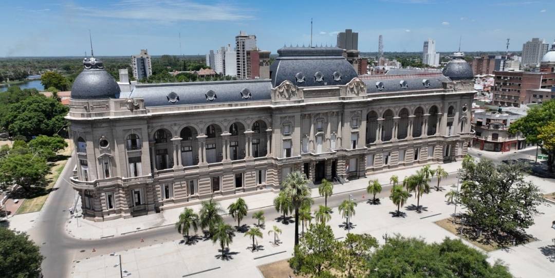 Santa Fe mejoró su calificación crediticia y quedó por encima de la Nación