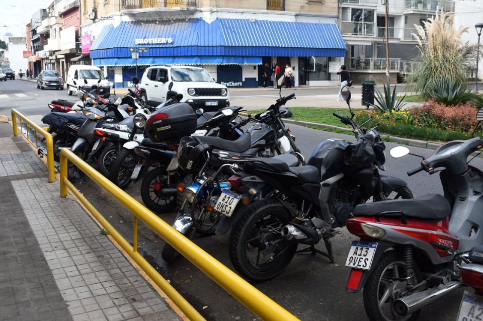 La ciudad suma nuevos espacios exclusivos para estacionar motos