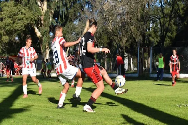 Clausura femenino: Unión perdió ante River