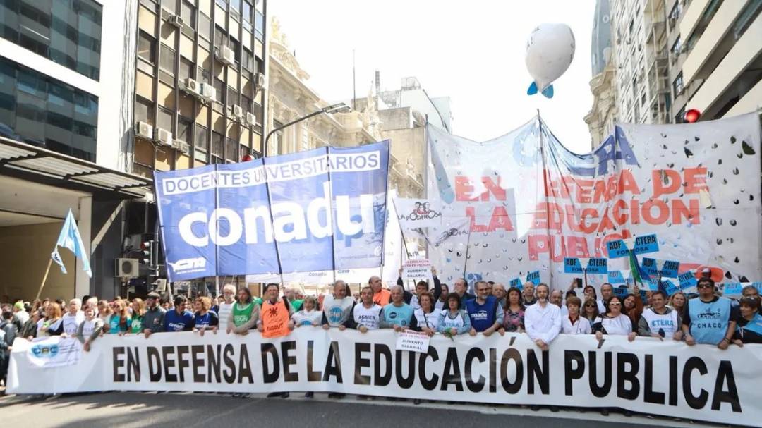 El Gobierno cuestionó el paro universitario del 12 de agosto y convocó a paritarias