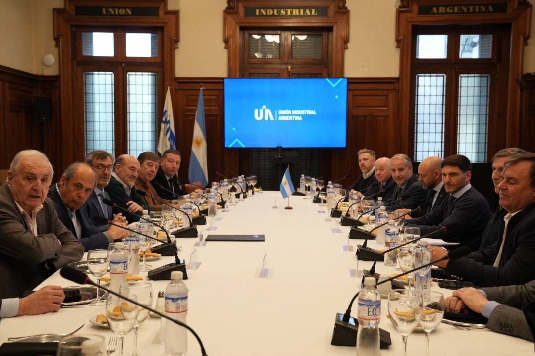 Pullaro llevó a la UIA el modelo productivo de Santa Fe y planteó una agenda común para ganar competitividad