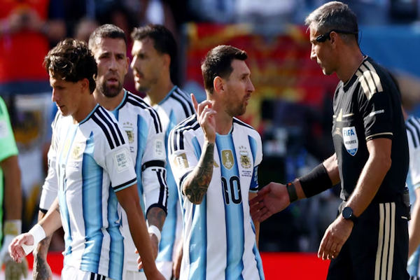 Final del Mundial: la cámara del árbitro reveló el pedido que le hizo a Messi