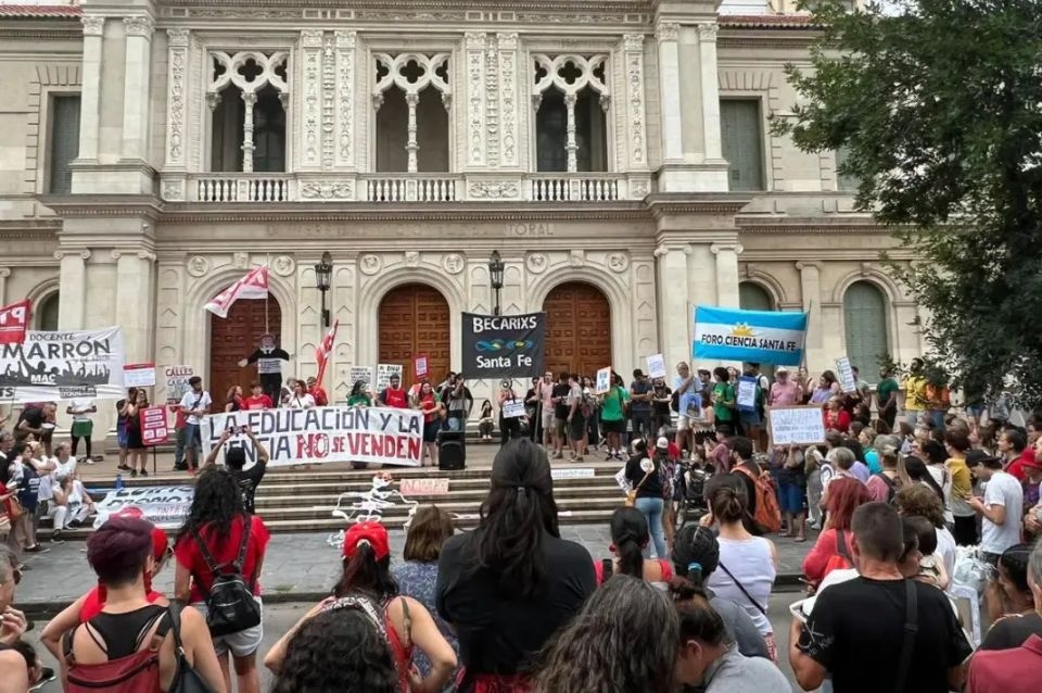 Abrazo simbólico a las universidades por la Ley de Financiamiento