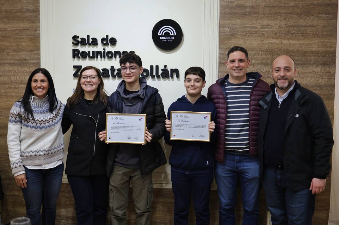 El Concejo distinguió a estudiantes que compitieron en olimpíadas de matemática