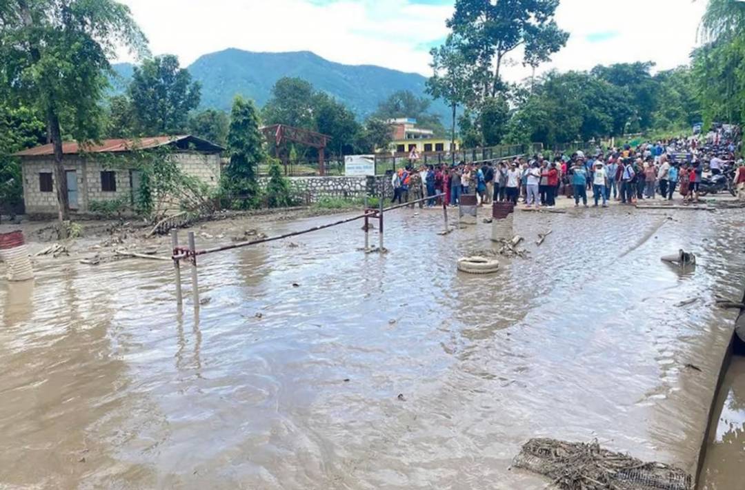 Inundaciones en Nepal: 332 muertos y 1400 desaparecidos