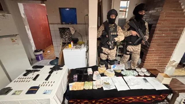 Demoraron a dos policías que fueron a comprar droga a un búnker de Rosario