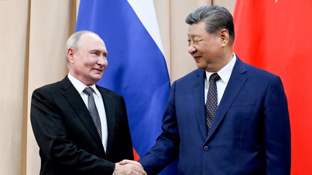 Xi Jinping se reunió con Putin en Kirguistán al margen de la cumbre de la OCS: expresaron coincidencias