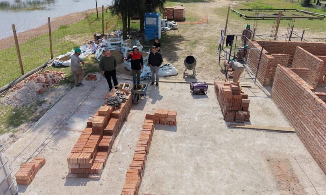 Michlig y González recorrieron el avance de obras que “transformarán a Laguna La Verde”
