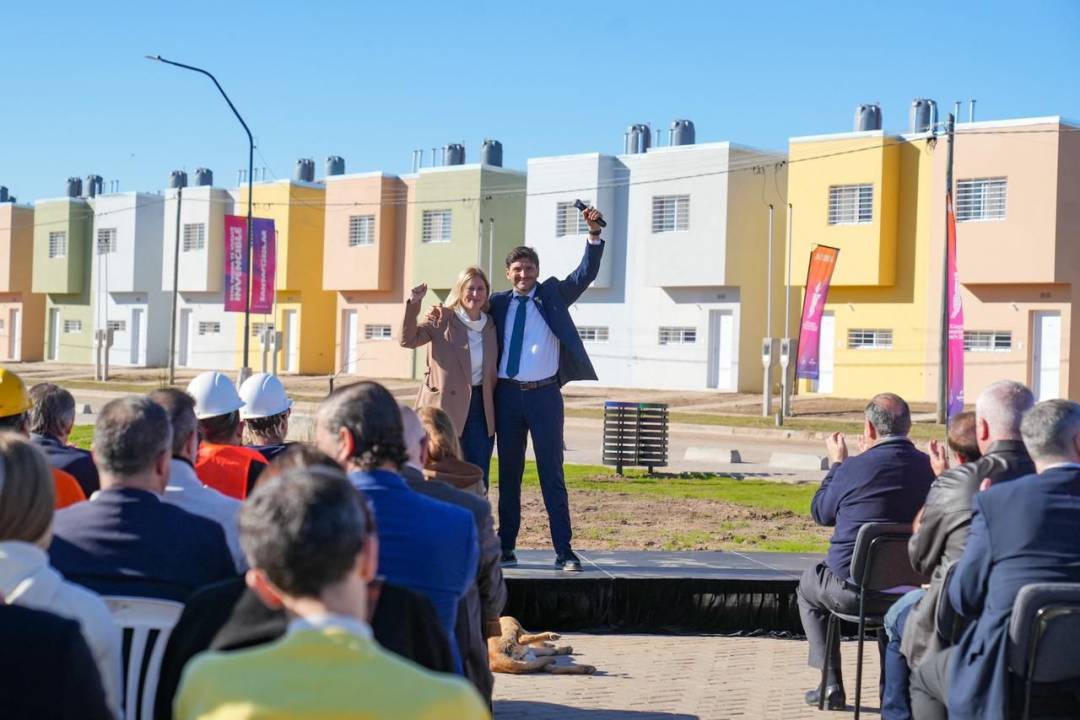 Pullaro inauguró la Villa Suramericana de la ciudad de Santa Fe: 346 viviendas que, tras los Juegos, serán para familias santafesinas