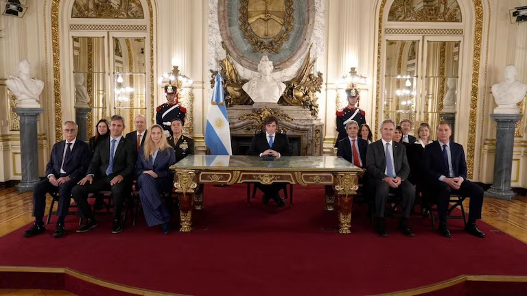 Javier Milei anunció sanciones para empresas que operen en Malvinas y la construcción de una base en Tierra del Fuego