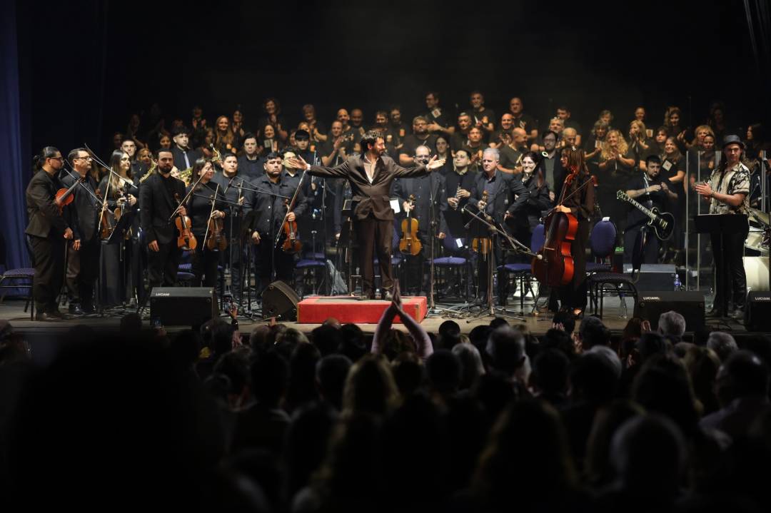 El Concejo Municipal acompañó una noche inolvidable de música y solidaridad