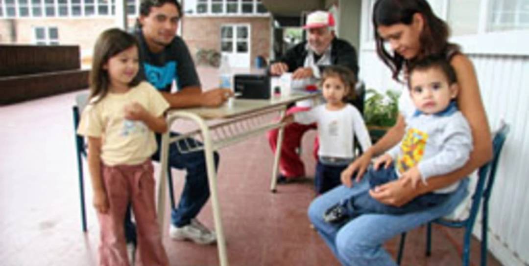 El ministerio dispuso que las escuelas no serán usadas como centros de evacuados