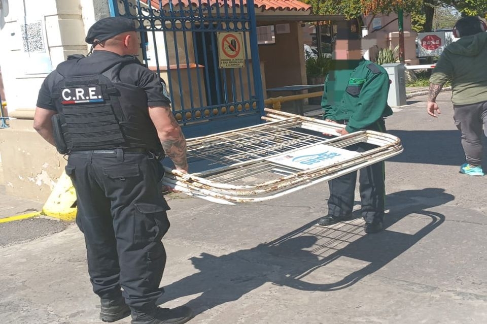 Dos mujeres se robaron corralitos de ASSA y fueron detenidas