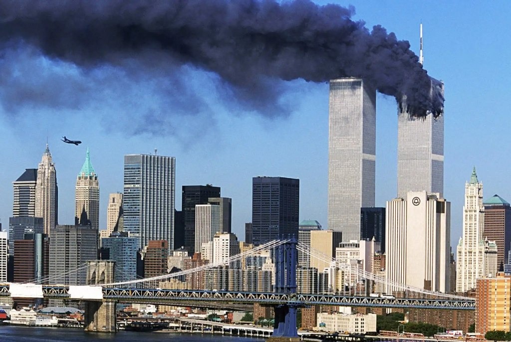Nueva York recordó a las víctimas del 11-S con un impactante show de 2.977 drones