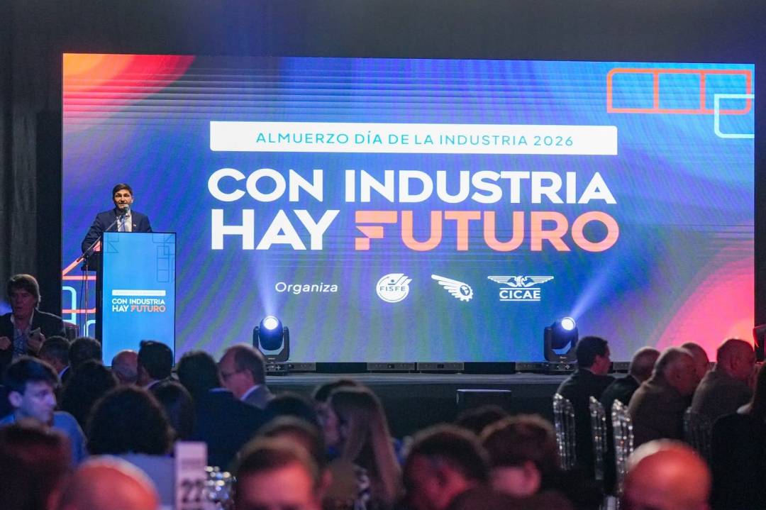 Pullaro: “Es momento de debatir un modelo nacional que privilegie la generación de empleo, el crecimiento económico y cuide a nuestra industria”