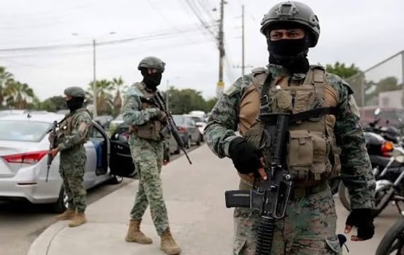 Ecuador impone el toque de queda en provincias costeras