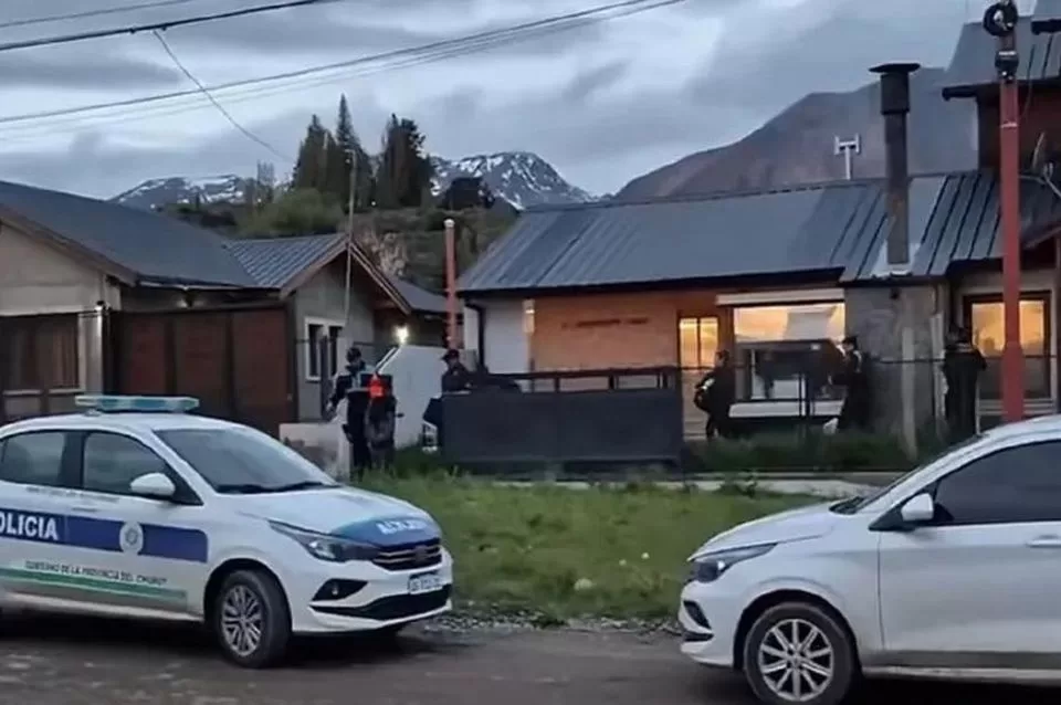 Casa del horror: detienen a un bioquímico por tener cautiva a su familia