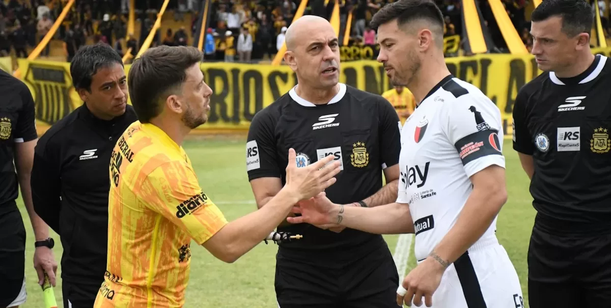 Colón empató sin goles ante Mitre en Santiago del Estero. -  Foto: Gustavo Autalan.