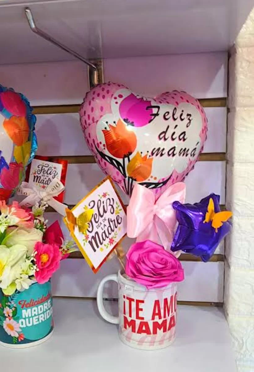 ¿No sabes que regalarle a mamá? Mira estas recomendaciones para que regales sin que afecte tu bolsillo. - IG