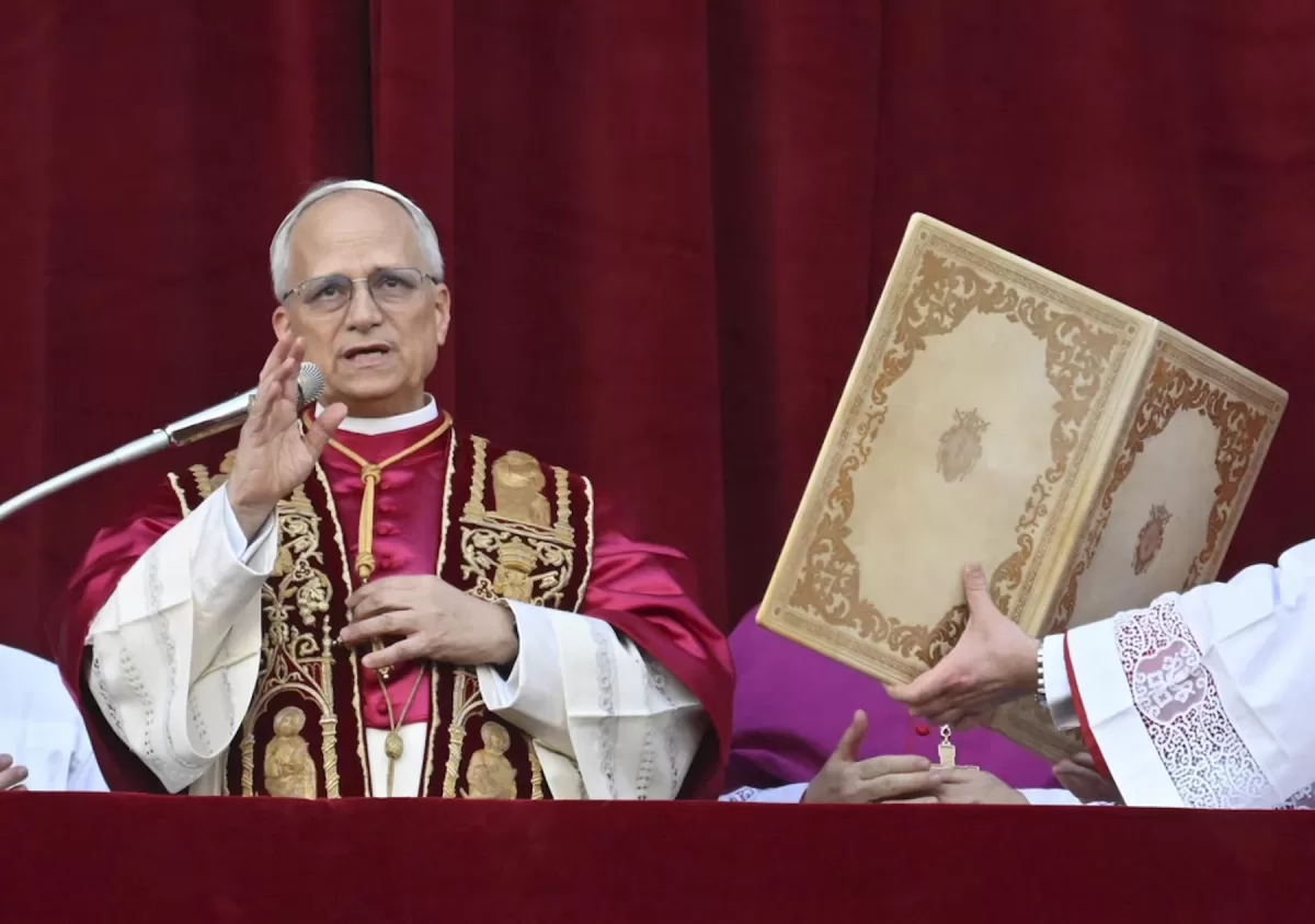 Familiares de víctimas de la inseguridad piden ser recibidos por el papa León XIV durante su visita a la Argentina. - Foto: Agencia NA (Xinhua/Alberto Lingria)